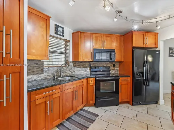 6655 W Broward Blvd APT 401, Plantation, FL 33317
