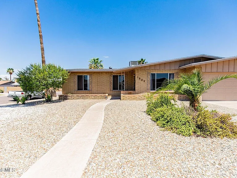 1504 E Palmcroft Dr — Photo 19