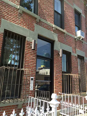 Rented by New York Realty Minimax Inc | media 2