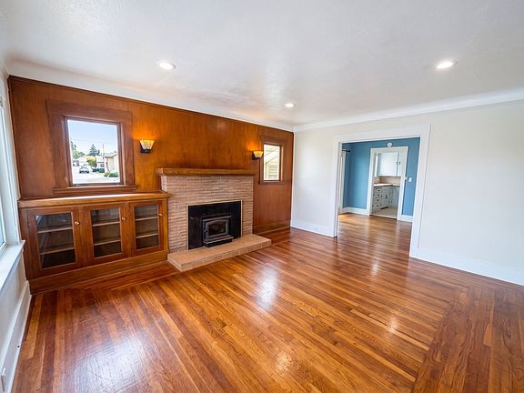 5th image of 2726 J St