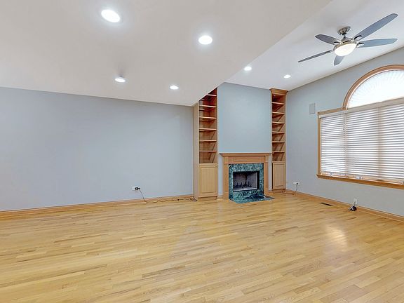 2nd image of 1825 Wilmette Ave Unit C