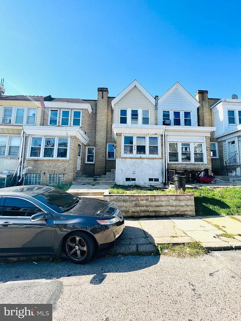 3 bed, 1040 sqft, $1,550 — Photo 1