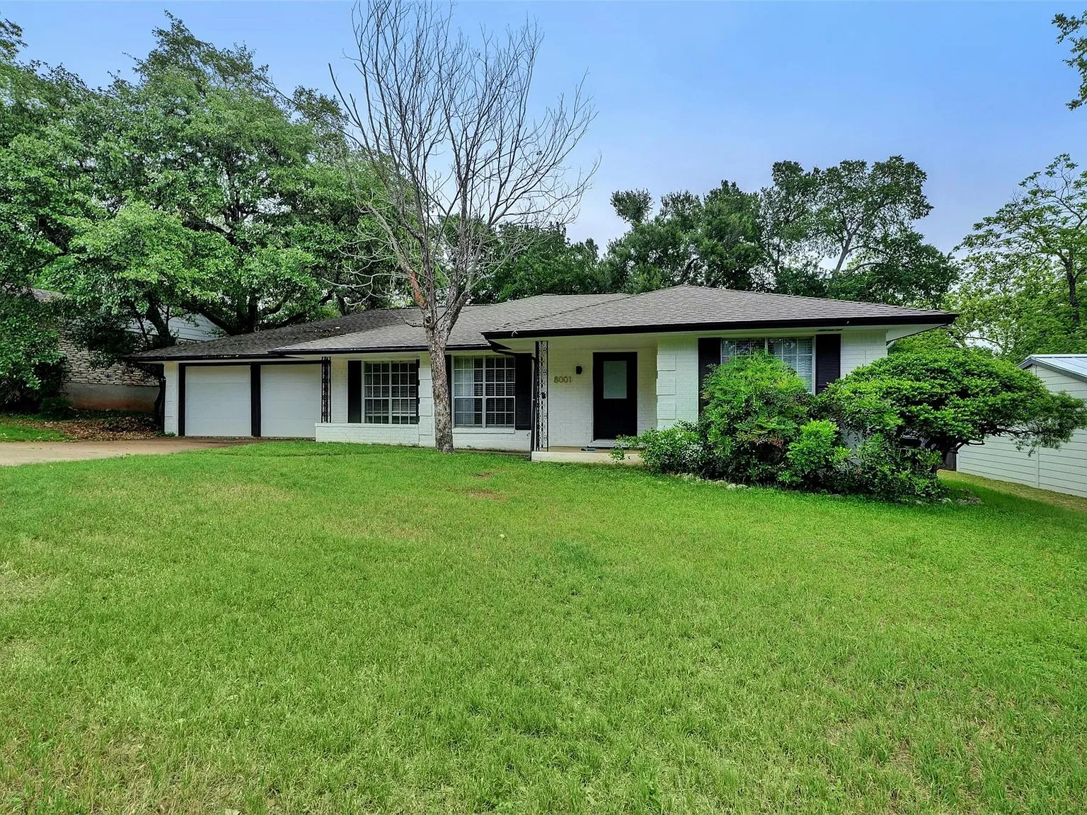 4 bed, 2.0 bath, 1662 sqft, $4,000 — Photo 2