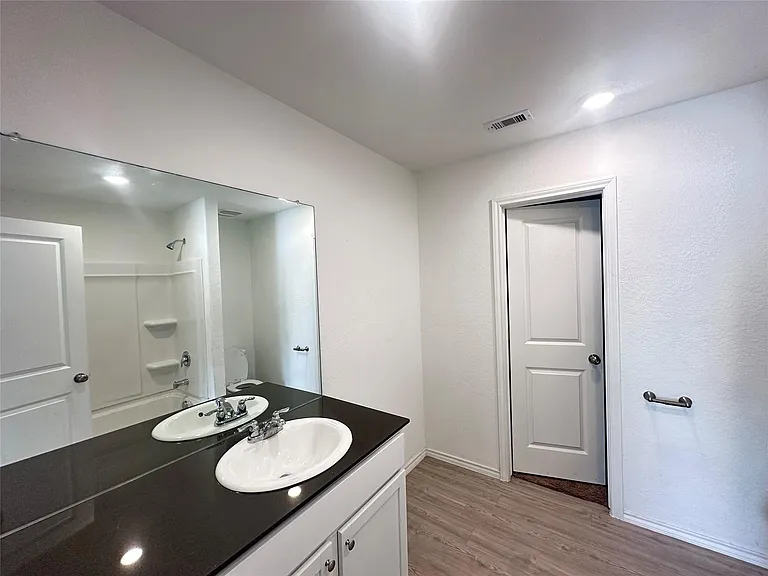 2722 Winterfell St — Photo 16