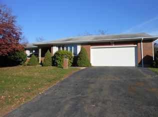 96 Arbutus St, Middletown, CT 06457