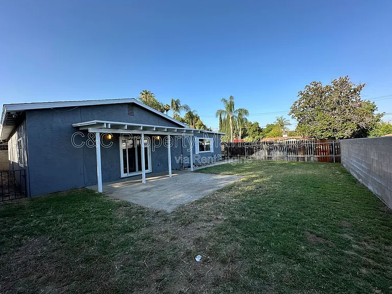 6682 Suzanne Ln — Photo 1