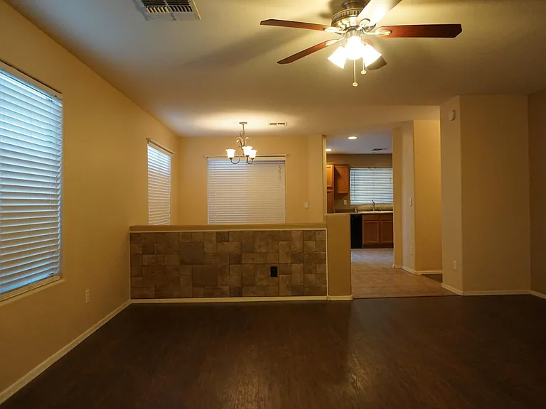 42263 W Oakland Dr — Photo 3