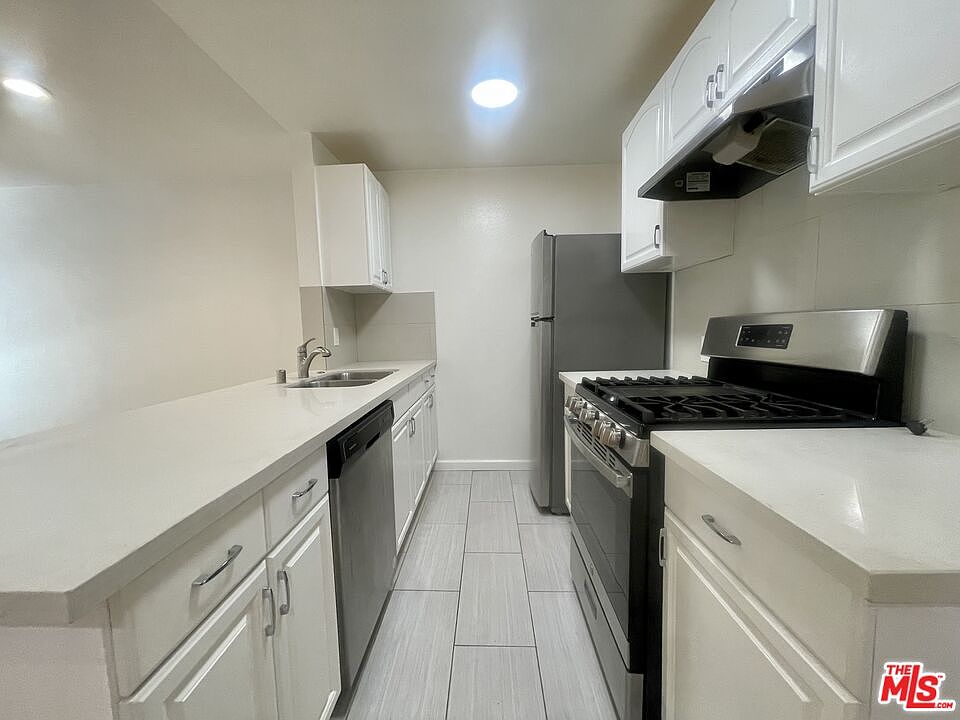1st image of 1531 N Detroit St APT 108