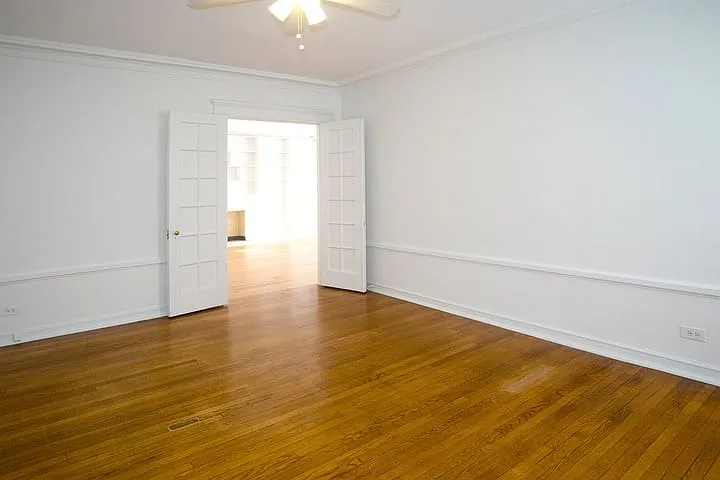 5325 S. Hyde Park Boulevard — Photo 16