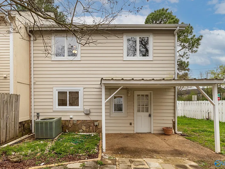 401 Hobbs Rd SE — Photo 7