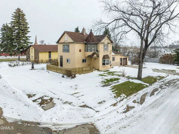 403 B Ave E, McClusky, ND 58463