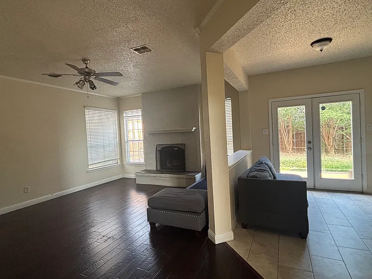 18516 Timber Oaks Dr — Photo 3