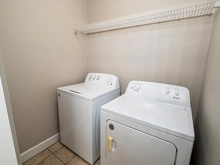 Puller Place Apartments — Photo 24