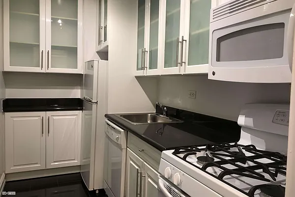 Rented by Citi Habitats | media 15