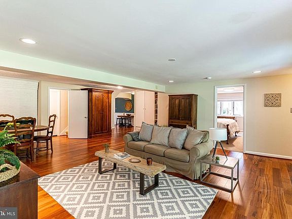 2nd image of 10000 Parkwood Dr #Basement