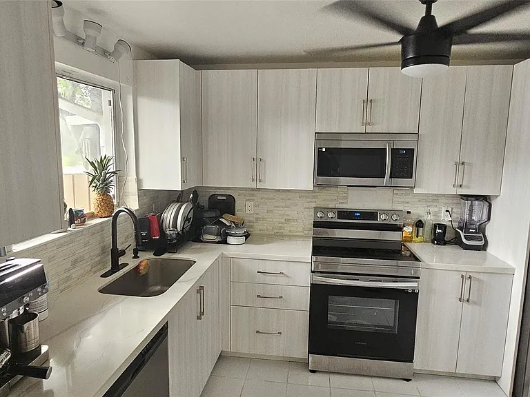 2262 Discovery Cir — Photo 37