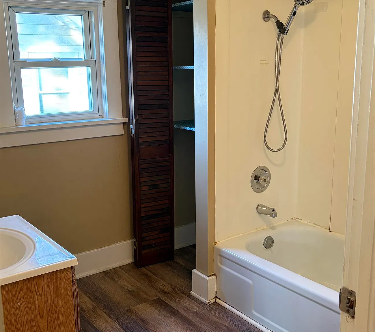 3 bed, 1250 sqft, $1,795 — Photo 2
