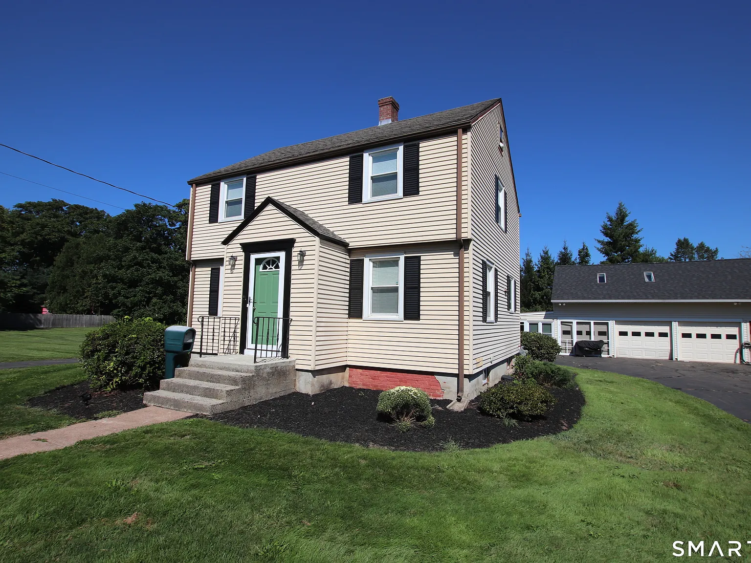 3 bed, 1.5 bath, 1314 sqft, $3,000 — Photo 3