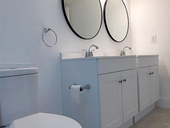 3rd image of 3320 Pinewalk Dr N APT 1725