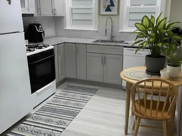 327 Ontario St #1, Albany, NY 12208