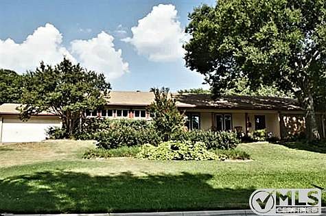 2nd image of 3916 Georgian Dr