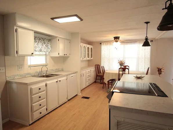 34 Kings Blvd, Leesburg, FL 34748