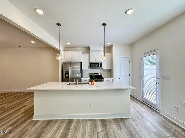 947 Kensley Grove Ln — Photo 8
