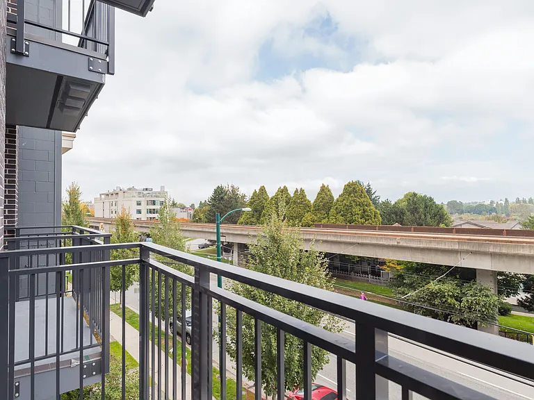 3655 Victoria Dr #W418 — Photo 22
