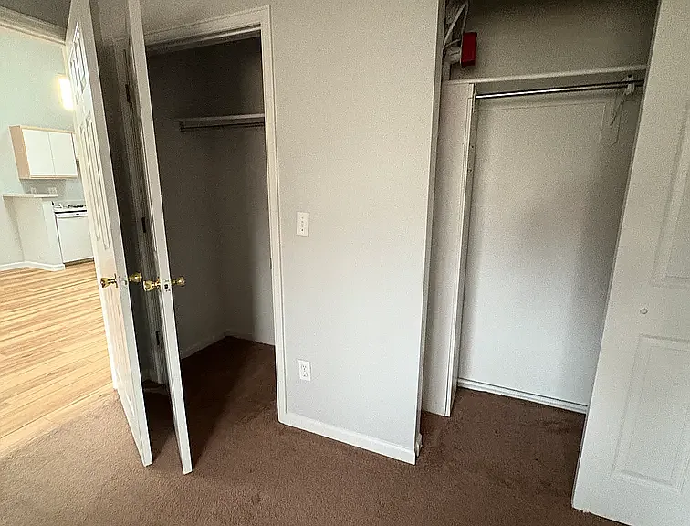 4420 Laguna Pl #E — Photo 12