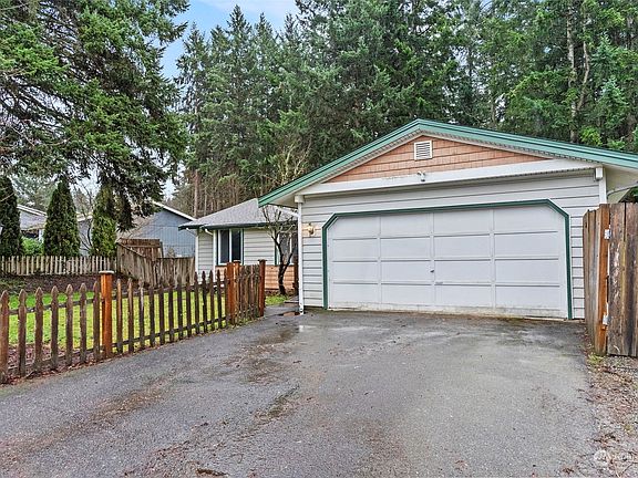 2nd image of 4724 231st Street Ct E