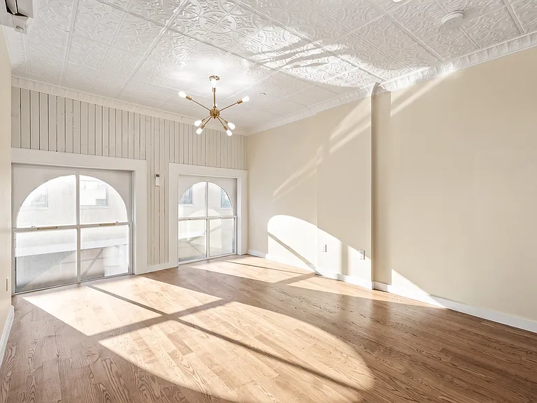63 Nassau St #501 — Photo 2