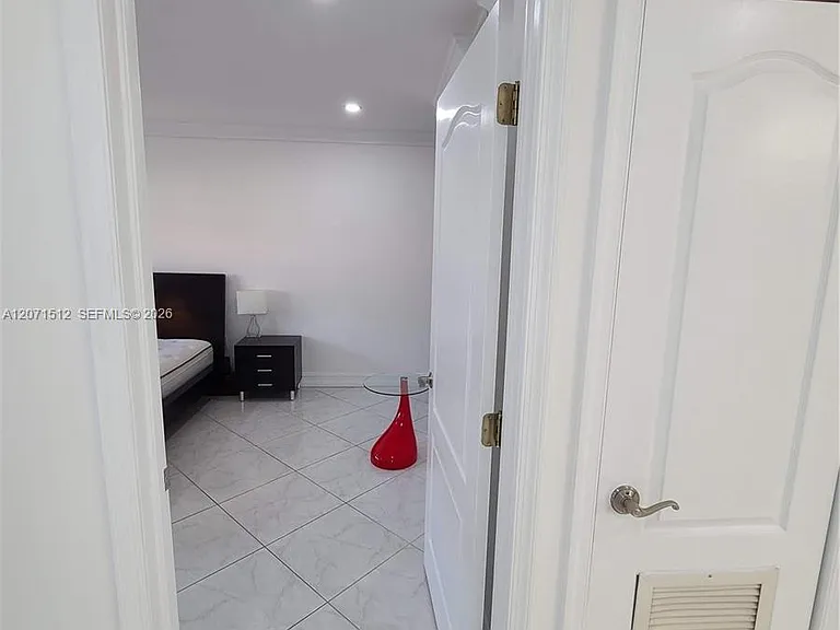 750 Michigan Ave #203 — Photo 21