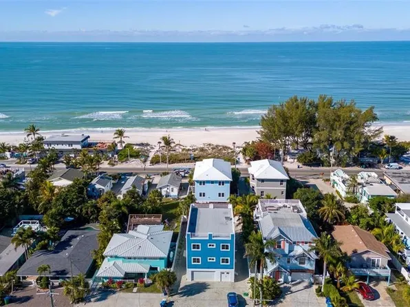 2210 Avenue C, Bradenton Beach, FL 34217