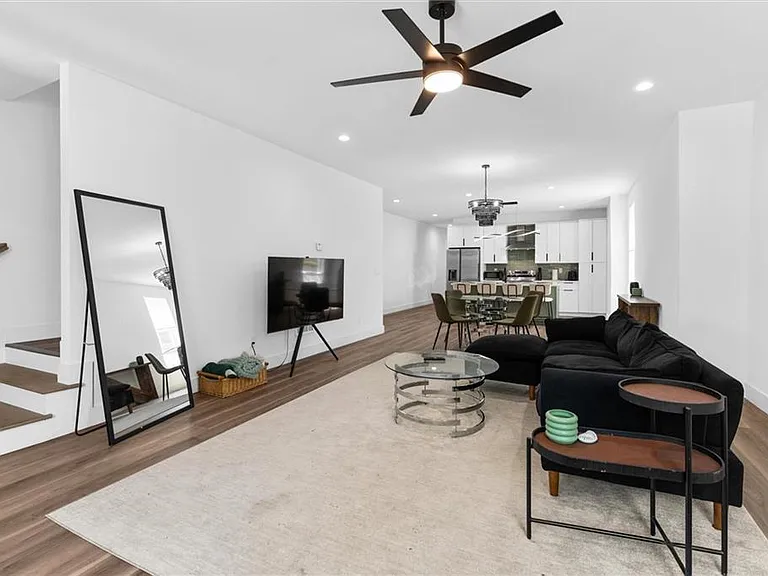 598 Formwalt St SW #B — Photo 8