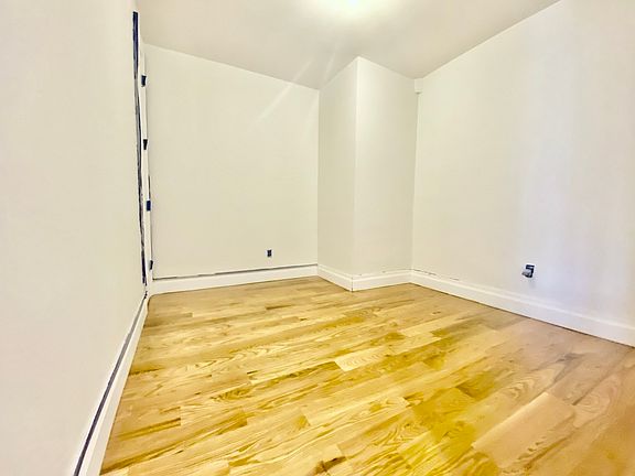 5th image of 232 Tompkins Ave #2F