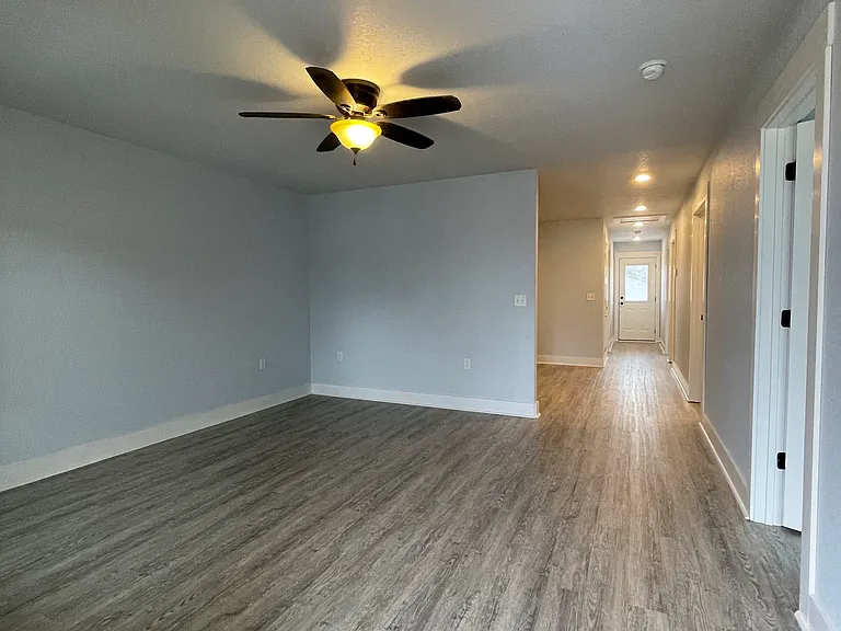 218 S Mock St #3 — Photo 16