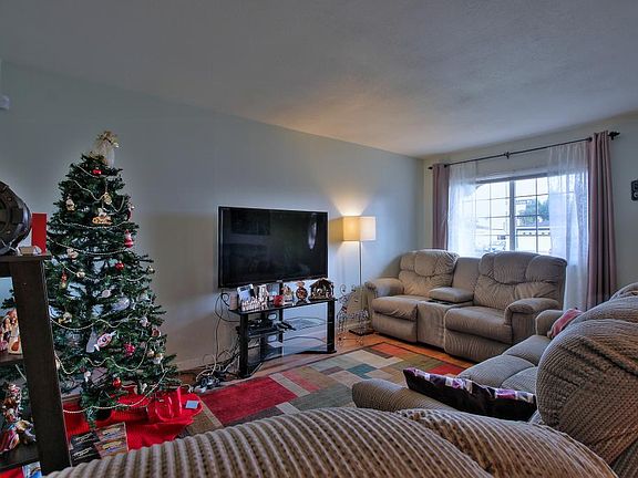 5th image of 4057 Mira Loma Way