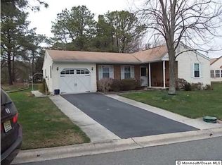 25 Amesbury Rd, Manchester Township, NJ 08759