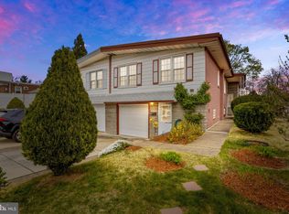 1131 Chesworth Rd, Philadelphia, PA 19115