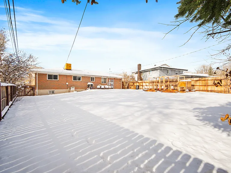 638 Dove Pl — Photo 41