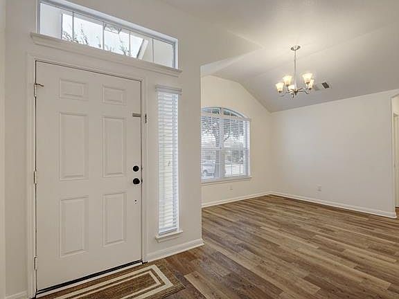 4th image of 106 Amber Oak Dr