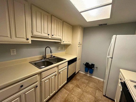 3rd image of 8210 Bent Tree Rd APT 247
