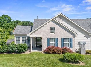 201 Spring Valley Dr, Zelienople, PA 16063