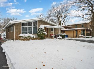 1019 Dell Rd, Northbrook, IL 60062