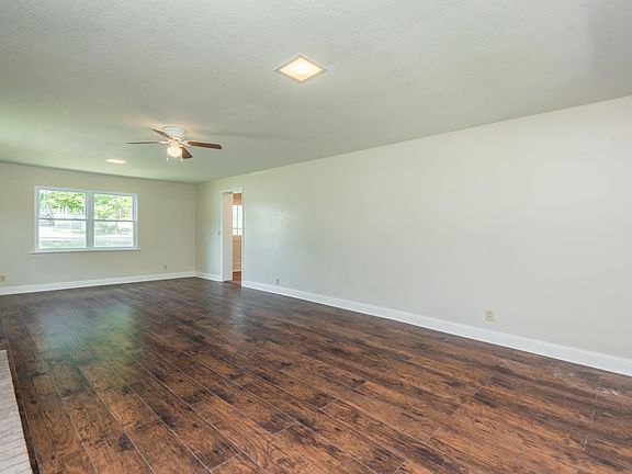 4th image of 530 College St