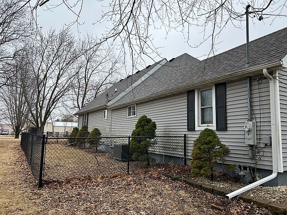 2nd image of 209 8th Ave