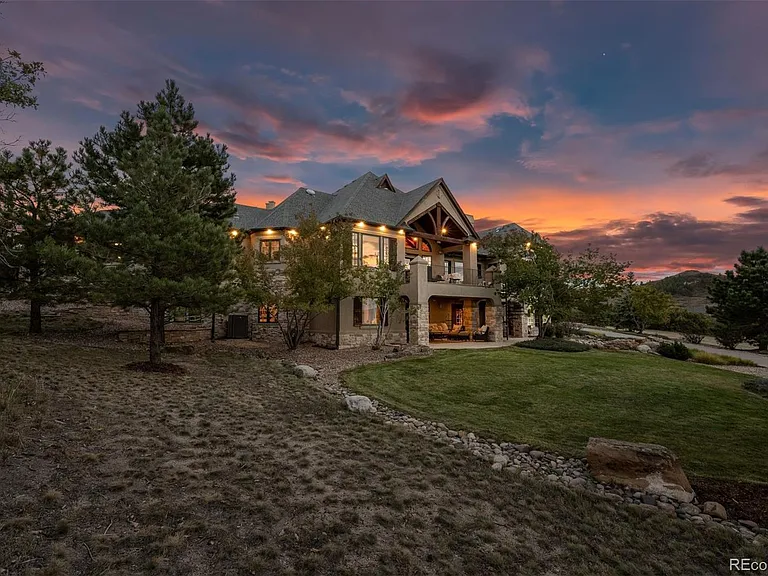 3440 Medallion Rd — Photo 3