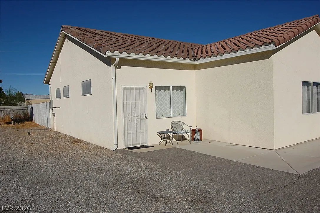 1 bed, 3879 sqft, $1,350 — Photo 1