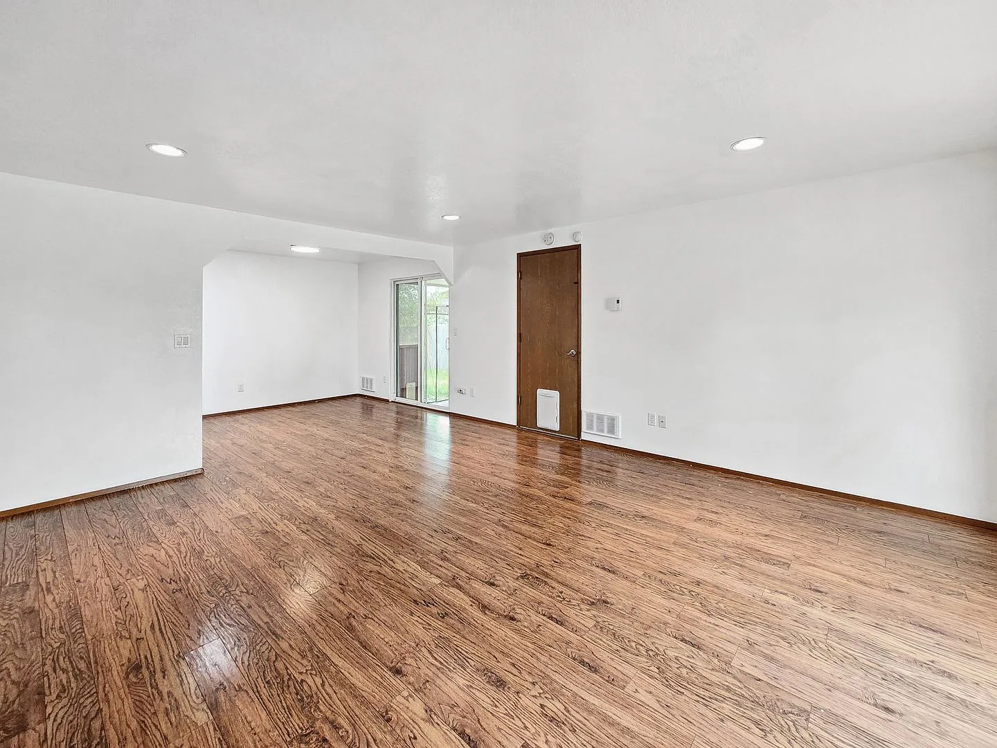 Beautiful rambler house with 3 bedroom near Kasch Park — Photo 3