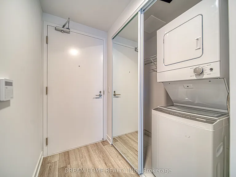 230 Simcoe St #1921 — Photo 2